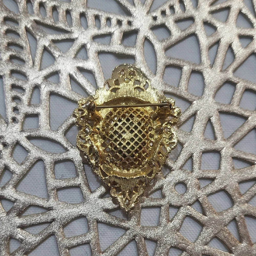 Gold Tone Pearl Cameo Style Brooch Filigree Ornate Pin